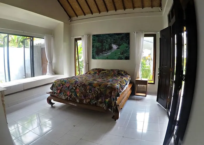 Full Moon Bed & Breakfast