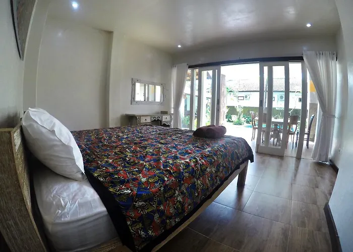 Full Moon Bed & Breakfast