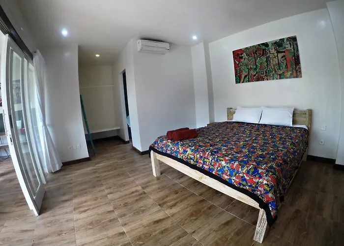 Full Moon Bed & Breakfast