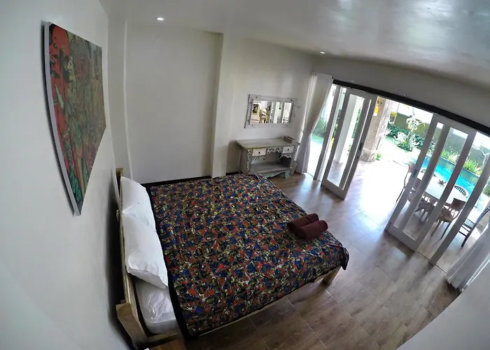 Full Moon Bed & Breakfast 3*