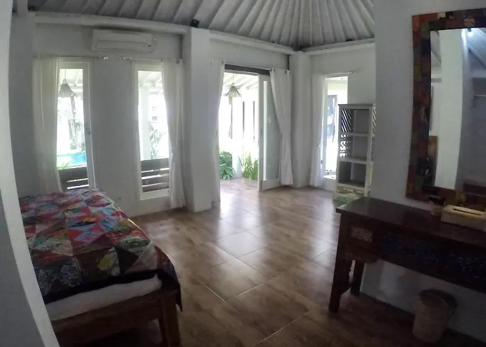 Full Moon Bed & Breakfast 3*